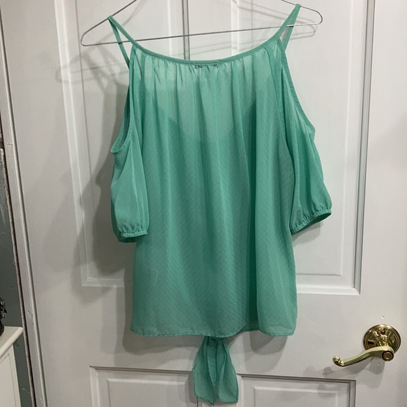 Cold Shoulder Ruffle/Button/Tie Front Top - Picture 5 of 6